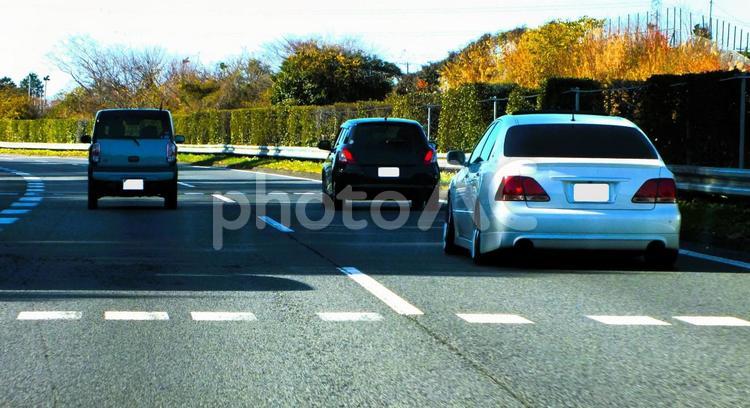 高速道路走行中　冬景色 高速道路,スピード,車の写真素材
