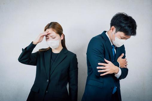 風邪やインフルで体調を崩す男女 風邪,体調不良,男女の写真素材