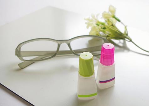 目薬 メガネ 眼鏡 疲れ目 目薬 メガネ 眼鏡 疲れ目 点眼液,眼精疲労,眼科の写真素材