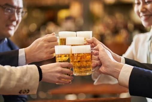 Business person toasting at a banquet, toast, bankiet, picie alkoholu, JPG