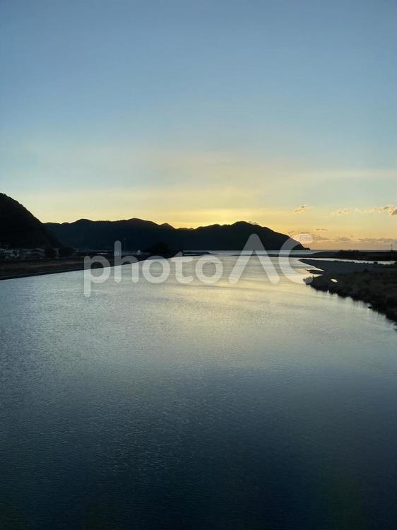 夕暮れの海 海,空,風景の写真素材