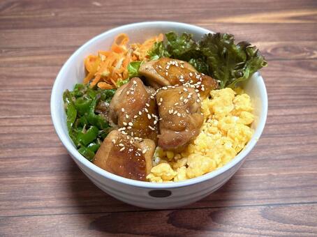 てりやきチキン丼 料理,照り焼き,鶏肉の写真素材