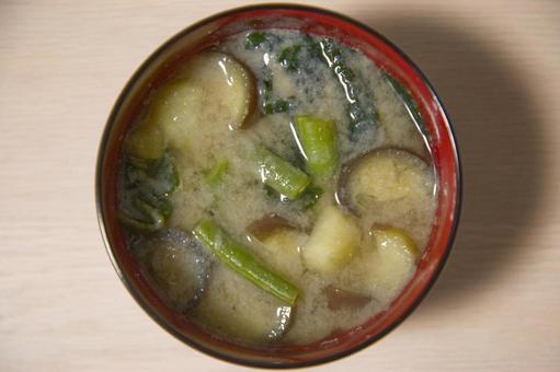 茄子の味噌汁 茄子の味噌汁の写真