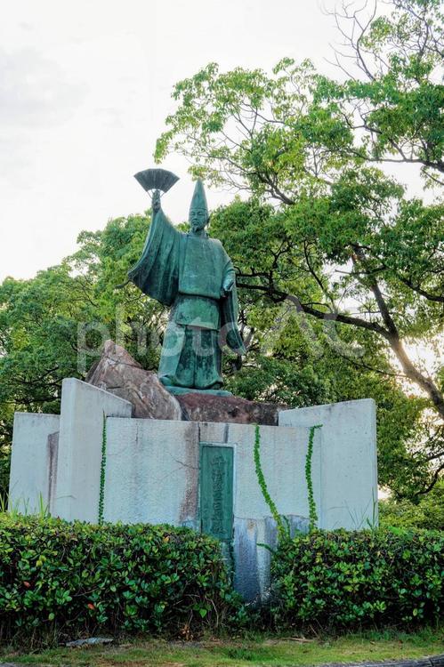 広島呉・音戸の瀬戸公園の平清盛公日招き像 平清盛,音戸の瀬戸,瀬戸内海の写真素材