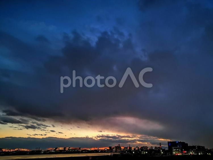 1月の夕焼け空 1月,夕焼け,夕暮れの写真素材