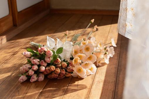 陽だまり 花束,ポピー,薔薇の写真素材