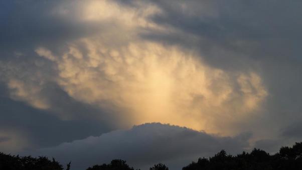 夕焼けと雲 夕焼けと雲の写真