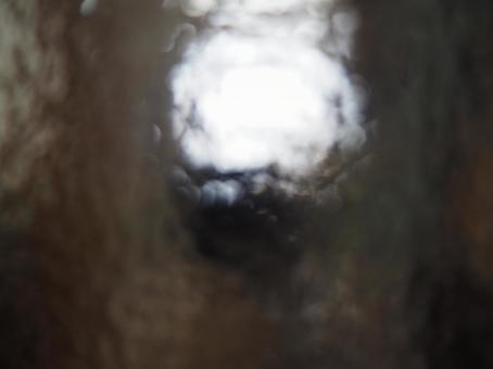 すりガラス越しの光 光,すりガラス,玉ボケの写真素材