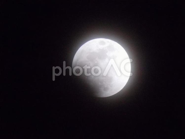 皆既月食の始まり 皆既月食,２０１８/０１/３１,月食の写真素材