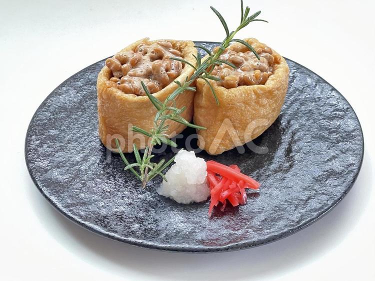 納豆いなり寿司 米,美味しい,白米の写真素材