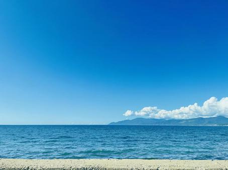 青い空青い海 青い空青い海 波打ち際,水際,夏の写真素材