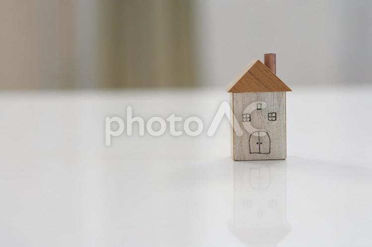 かわいい家の置き物（一軒） 家,一戸建て,マイホームの写真素材