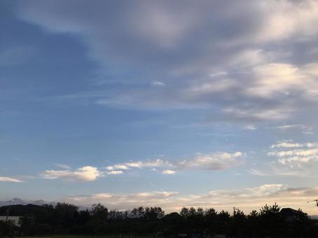 夜明けの空と雲 夜明けの空と雲の写真