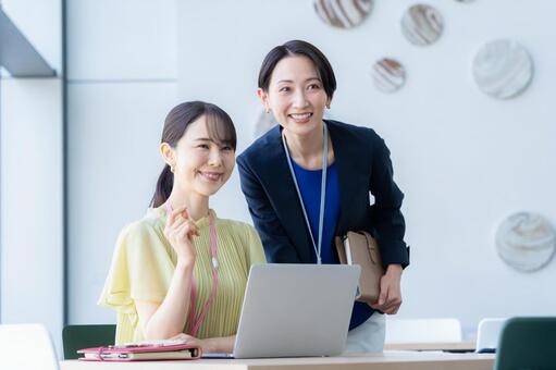 オフィスで仕事をするビジネスウーマン 会議,ビジネス,ビジネスウーマンの写真素材