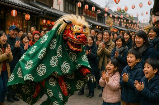 新春の獅子舞と観客 新春の獅子舞と観客の写真