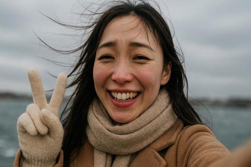 笑顔広がる海辺の写真 笑顔広がる海辺の写真の写真
