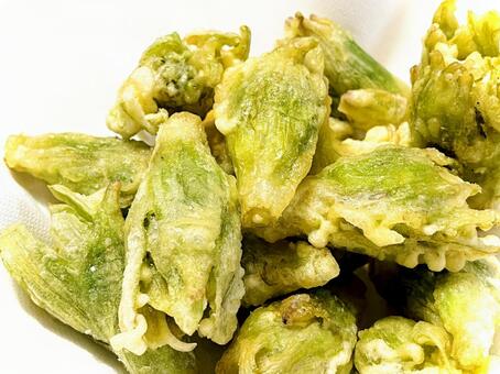 ふきのとうの天ぷら 03 蕗のとう,蕗の薹,フキノトウの写真素材