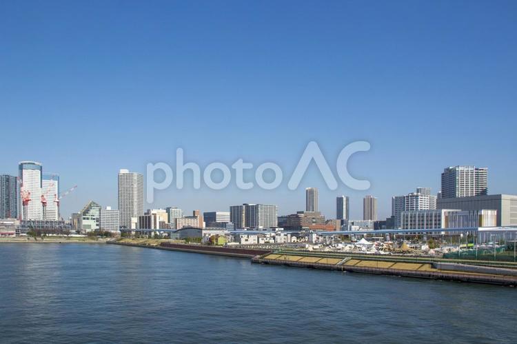 豊洲方面のビル群（東京の都市風景） 豊洲,ビル,都市風景の写真素材