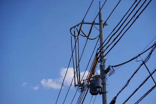 電柱 電線,電柱,送電線の写真素材