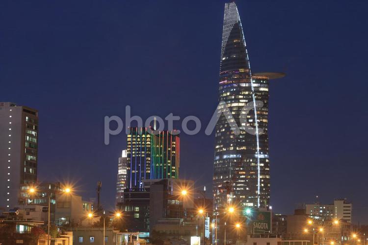 ベトナム　ホーチミン市の市街地の夜景 ベトナム,ホーチミン,サイゴンの写真素材