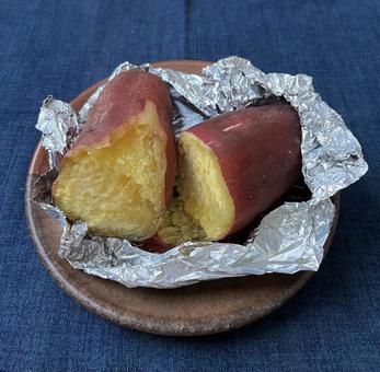 焼き芋 焼き芋,やきいも,ヤキイモの写真素材