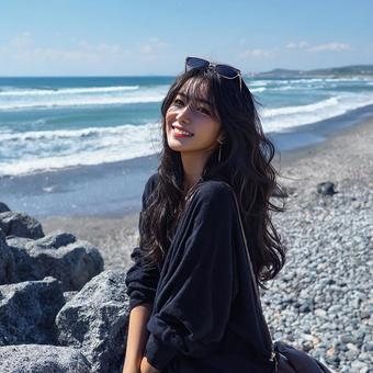 希望に満ちた表情で空を見上げる女性 希望に満ちた表情で空を見上げる女性の写真