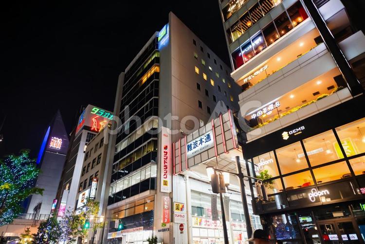【大阪】夜のなんば駅近くの街並み 大阪,なんば,難波の写真素材