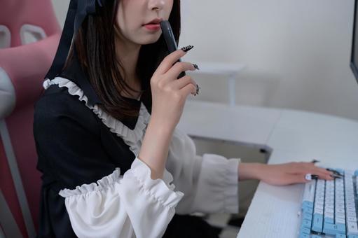 電子タバコを吸う地雷系女子 タバコ,電子タバコ,配信の写真素材