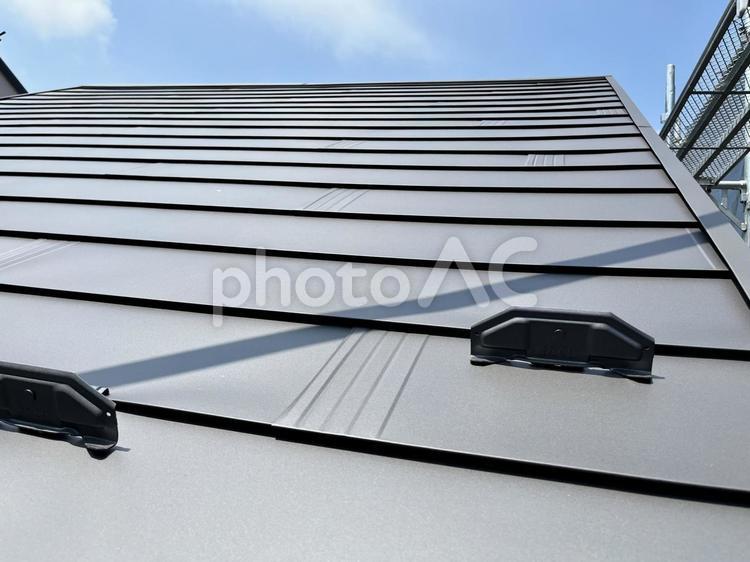 ガルバリウム鋼板のカバー⑤ ガルバリウム,屋根,施工後の写真素材