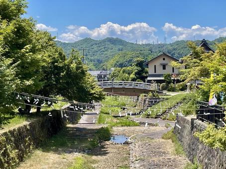 兵庫 出石 谷山川の出石焼き風鈴 兵庫 出石 谷山川の出石焼き風鈴 出石焼き,風鈴,白磁の写真素材