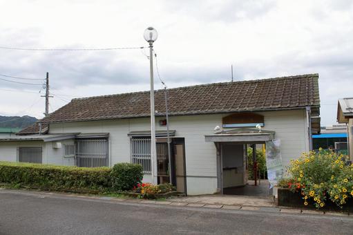 JR久留里線、上総亀山駅、駅舎 jr,jr東日本,久留里線の写真素材