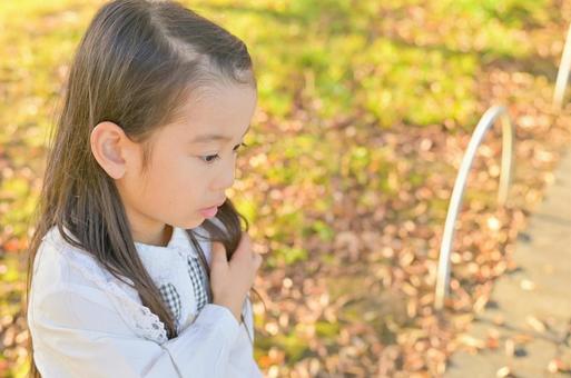 Fallen leaves and deciduous girl autumn spring, children, autumn, lonely, JPG