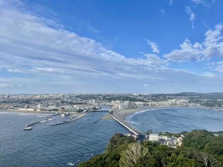 江ノ島から望む湘南海岸と街並み 江ノ島から望む湘南海岸と街並み 江ノ島,湘南,海の写真素材