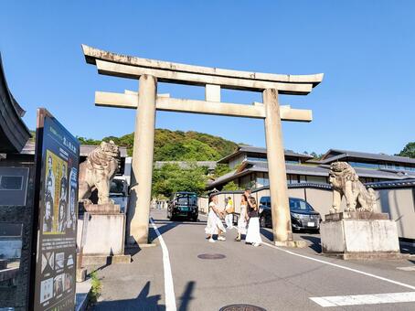 京都霊山護国神社 二の鳥居 京都霊山護国神社,二の鳥居,維新の道の写真素材