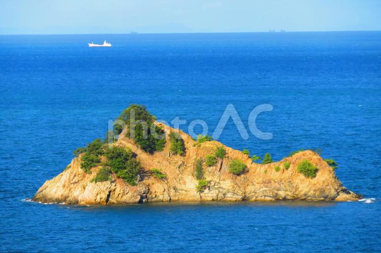 １０月下旬の東かがわ市鹿浦越からの日中の瀬戸内海の海景 背景,海景,自然の写真素材