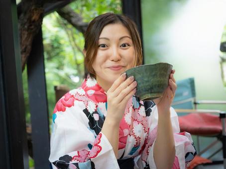 32: A woman in a yukata sightseeing, JPG 32: A woman in a yukata sightseeing, JPG