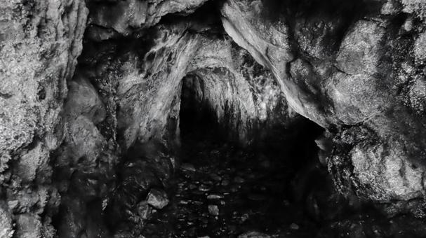 洞窟グレーの写真