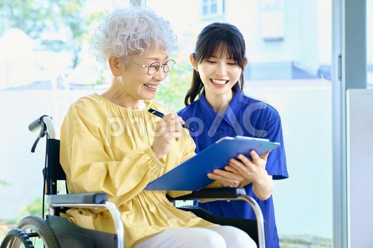 介護福祉　デイケア　高齢者　サービス 訪問介護,介護,高齢の写真素材