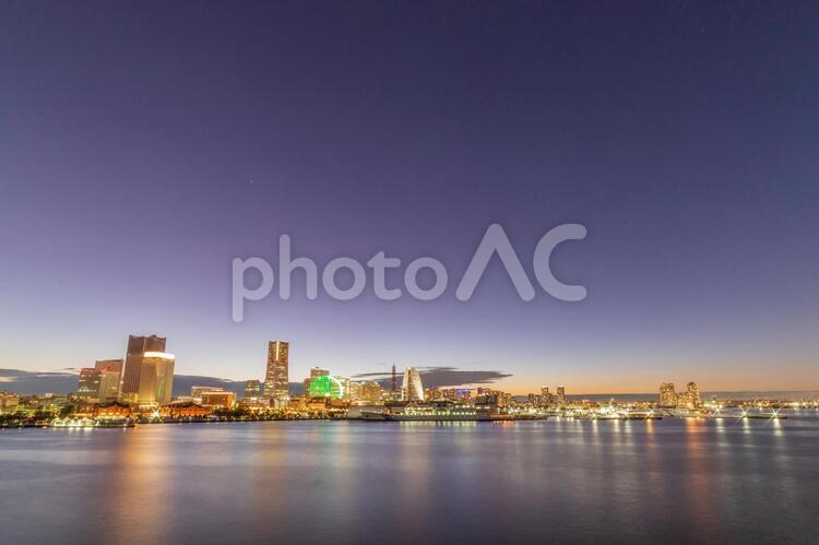 みなとみらいの夜景 夕景,夜景,海の写真素材