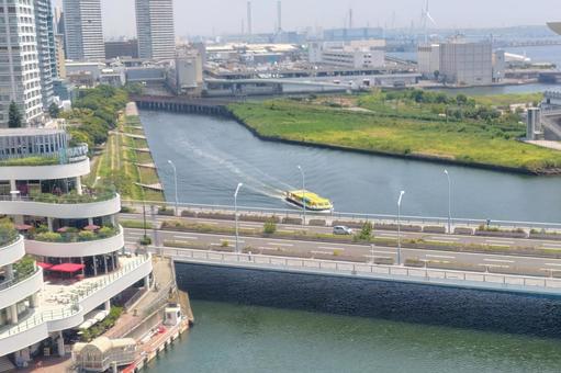 川沿いの風景 川沿いの風景 川,船,夏の写真素材