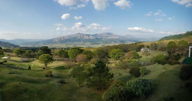 阿蘇五岳 山,山脈,春の写真素材