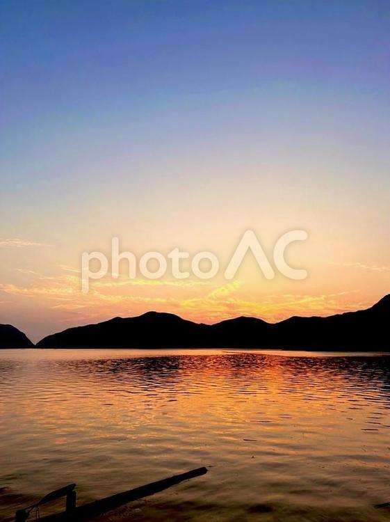 海の夕焼け 夕焼け,海,波の写真素材