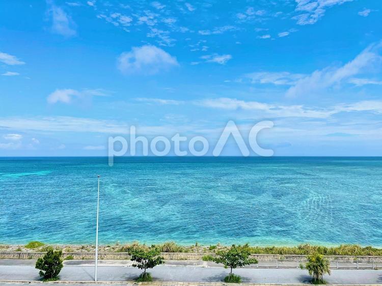 海素材＿青い空と海の海岸線 リラックス,快晴,風景の写真素材