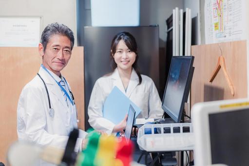 ライフスタイル 女性医師,電子カルテ,研修医の写真素材