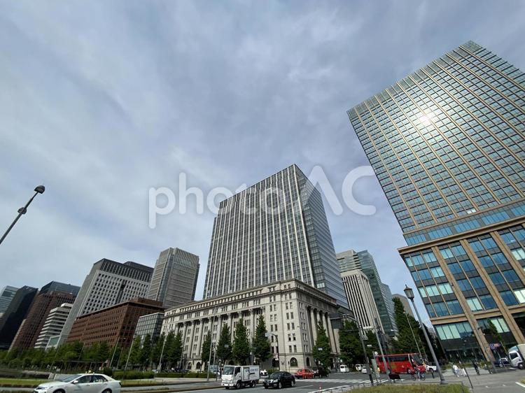 東京二重橋ビル街の風景・皇居前 ビル群,三菱,財閥の写真素材