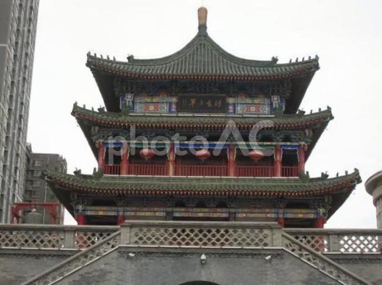 中国　西安中心部の鼓楼　2 鼓楼,中国,空の写真素材