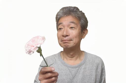 シニア　男性　花 シニア,シニア男性,サラリーマンの写真素材