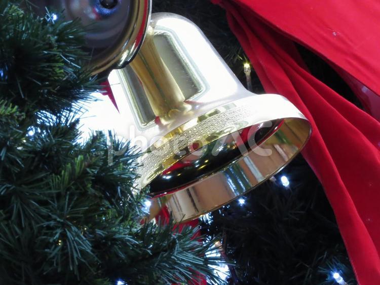 クリスマスオーナメント　ズームアップ クリスマス,オーナメント,ベルの写真素材
