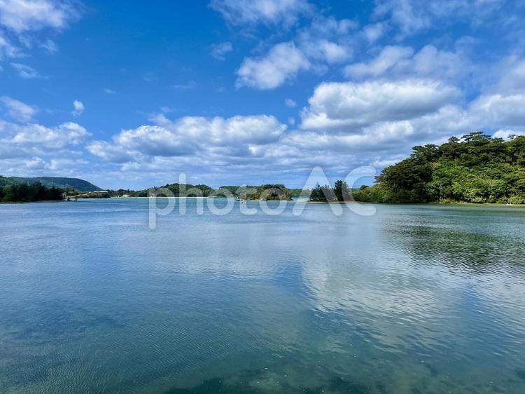 青空と穏やかな湾➁ 海,湾,羽地湾の写真素材