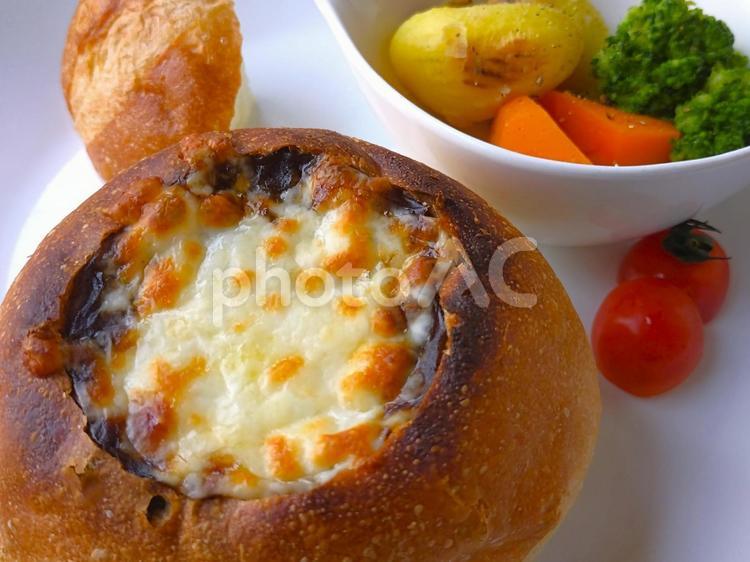 こんがり丸ごとパングラタン ランチプレート,パングラタン,グラタンの写真素材